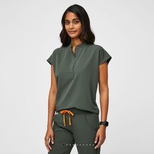 Women’s Figs Scrub Set in Moss